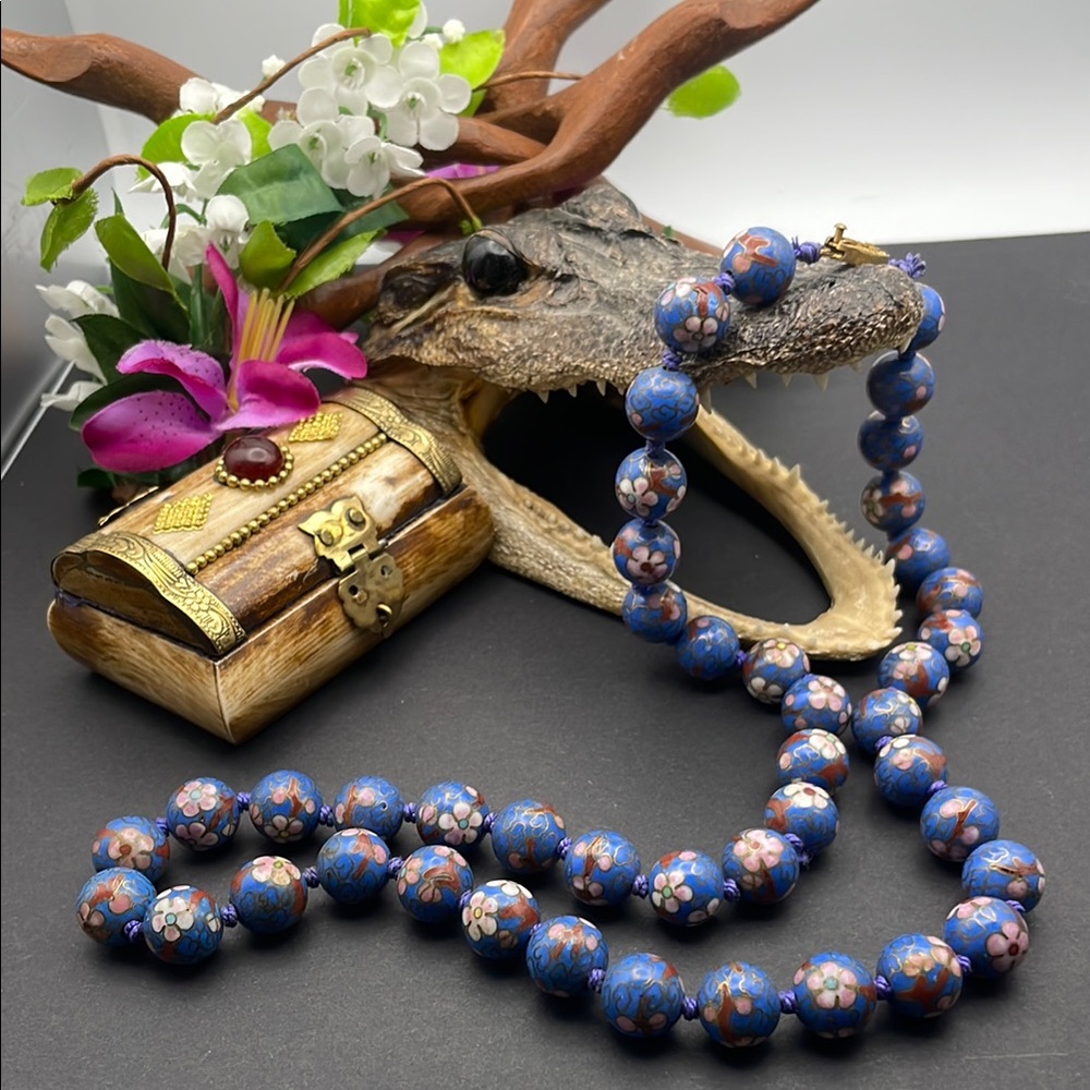 Cloisonné with ornate clasp vintage A37